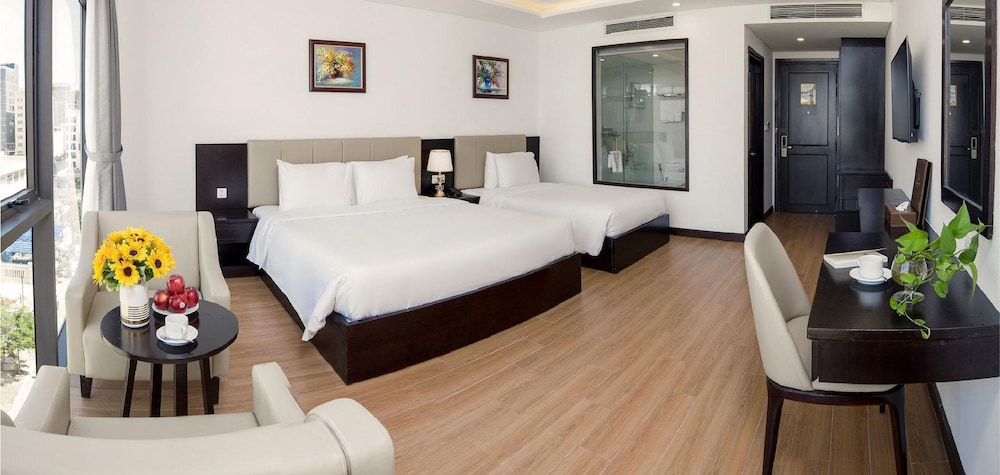 Deluxe Triple Room, City View - Photo 4
