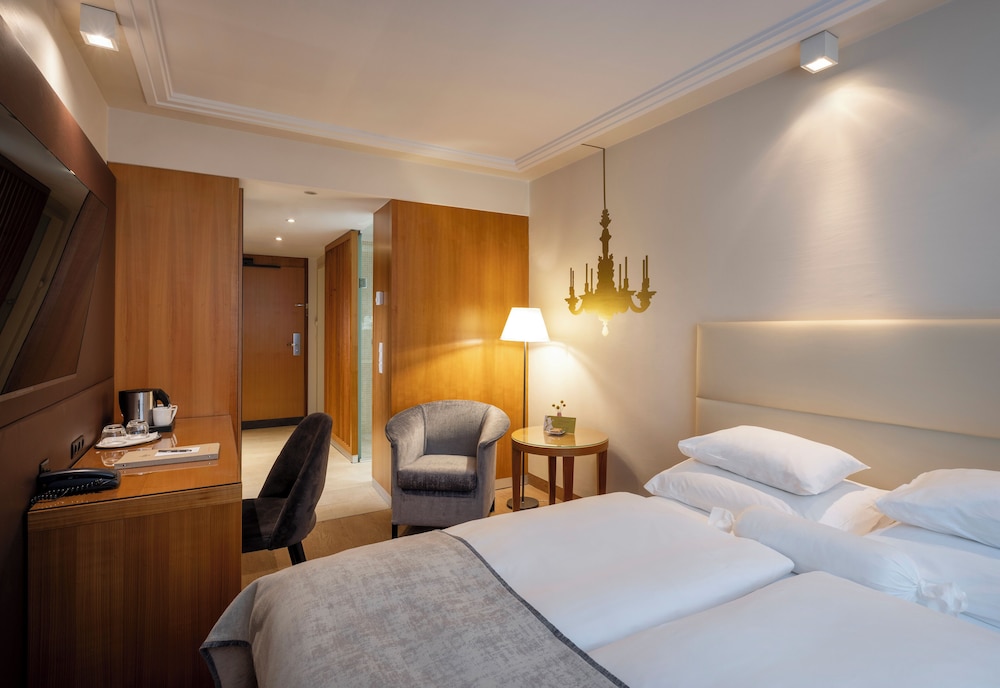 Room (Smart & Cosy)
