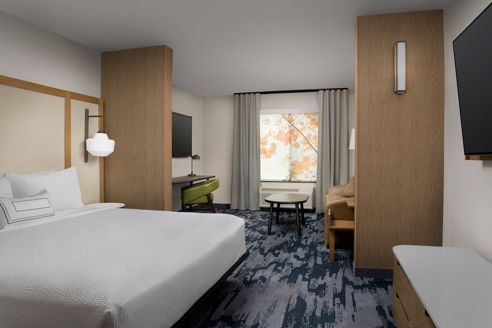 Suite, 1 King Bed with Sofa bed (Hearing Accessible)