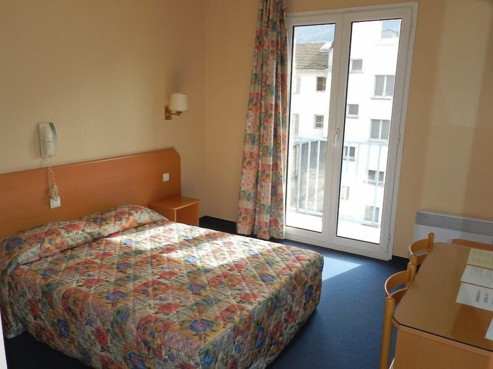 Standard Double or Twin Room - Photo 1
