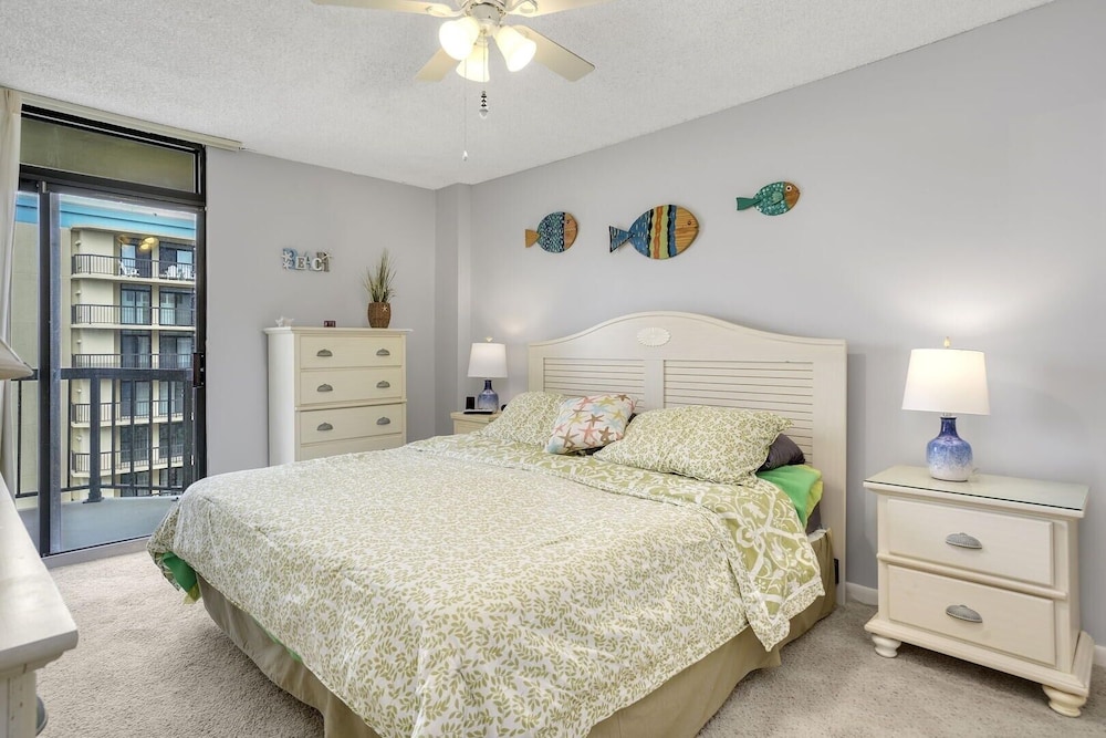Condo, 3 Bedrooms