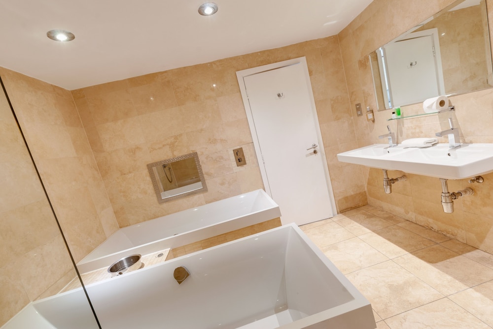 Luxury Suite photo 3