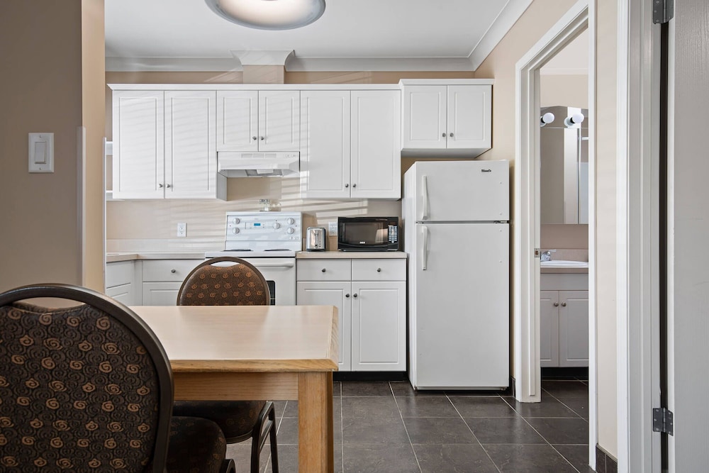 Deluxe Room, 1 King Bed with Sofa bed, Kitchenette (Kitchenette Residence)