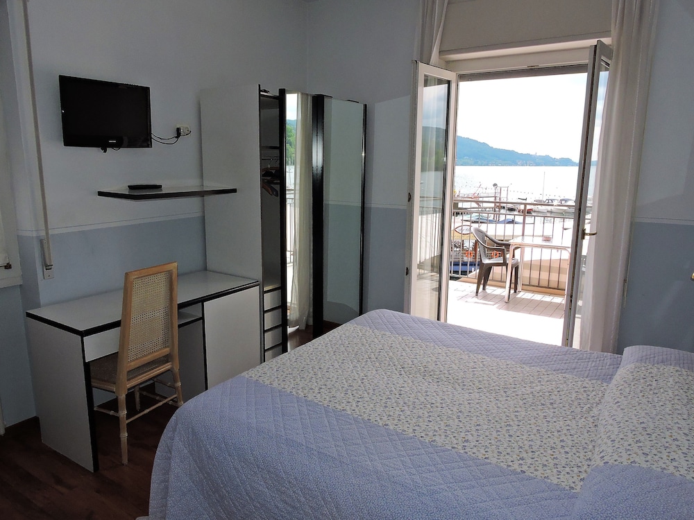 Panoramic Double Room, Lake View photo 2