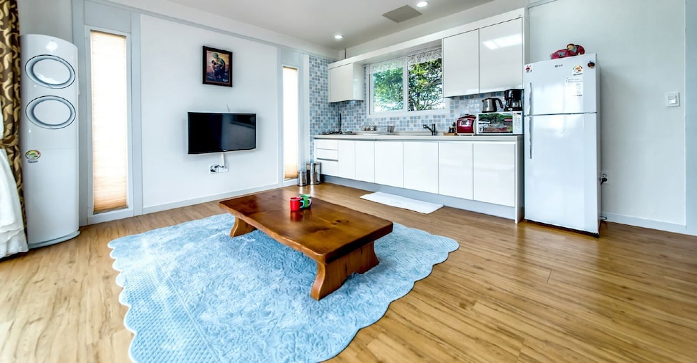 Basic House (A) photo 3