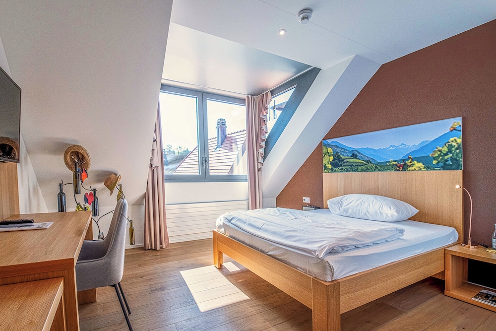 Classic Double Room, 1 Queen Bed - Photo 1