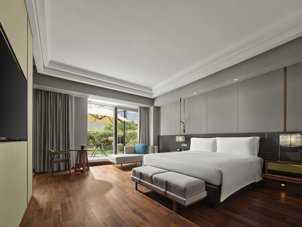 Executive Rooftop Suite