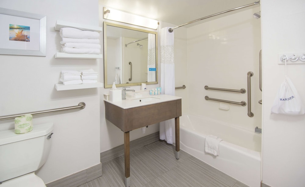 King, Accessible, Bathtub - Photo 5