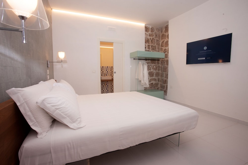Junior Suite, 1 Double Bed with Sofa bed, Balcony photo 2