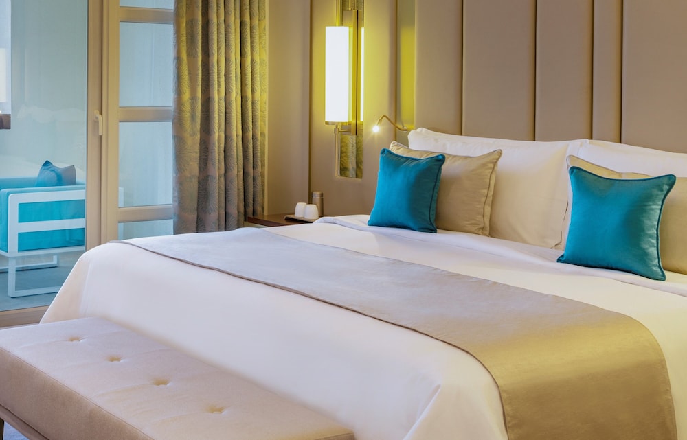 Deluxe Room, 1 King Bed, Balcony - Photo 2