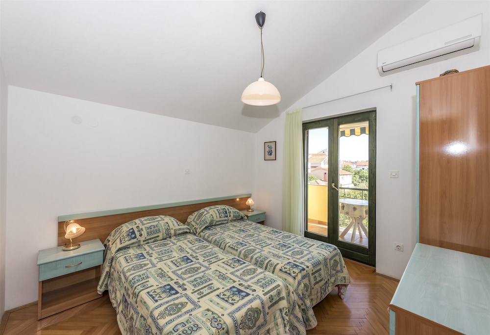Apartment (A2)
