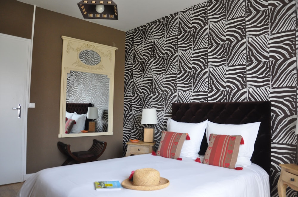 Standard Double Room, 1 Bedroom, Private Bathroom photo 2