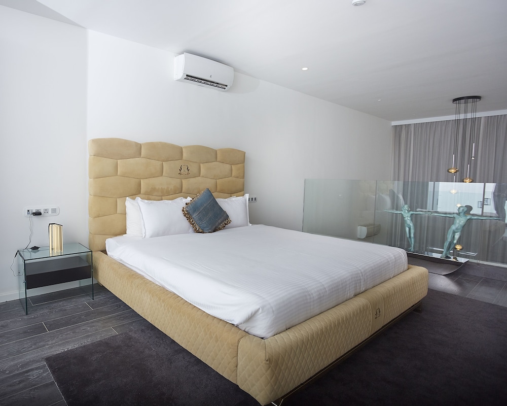 Duplex Suite With City View - Photo 5