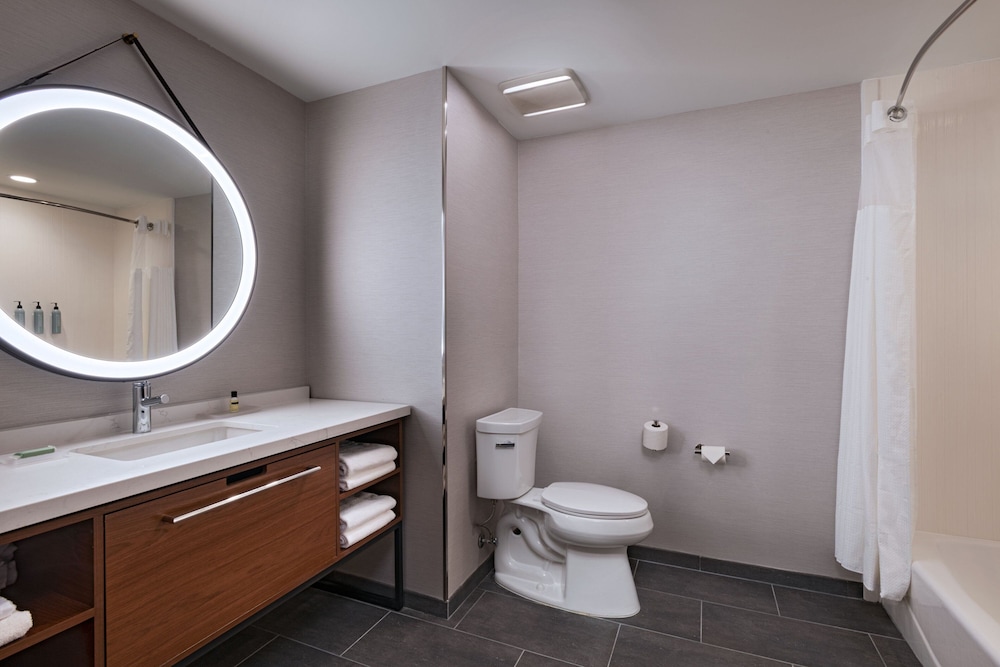 Suite, Multiple Beds - Photo 3