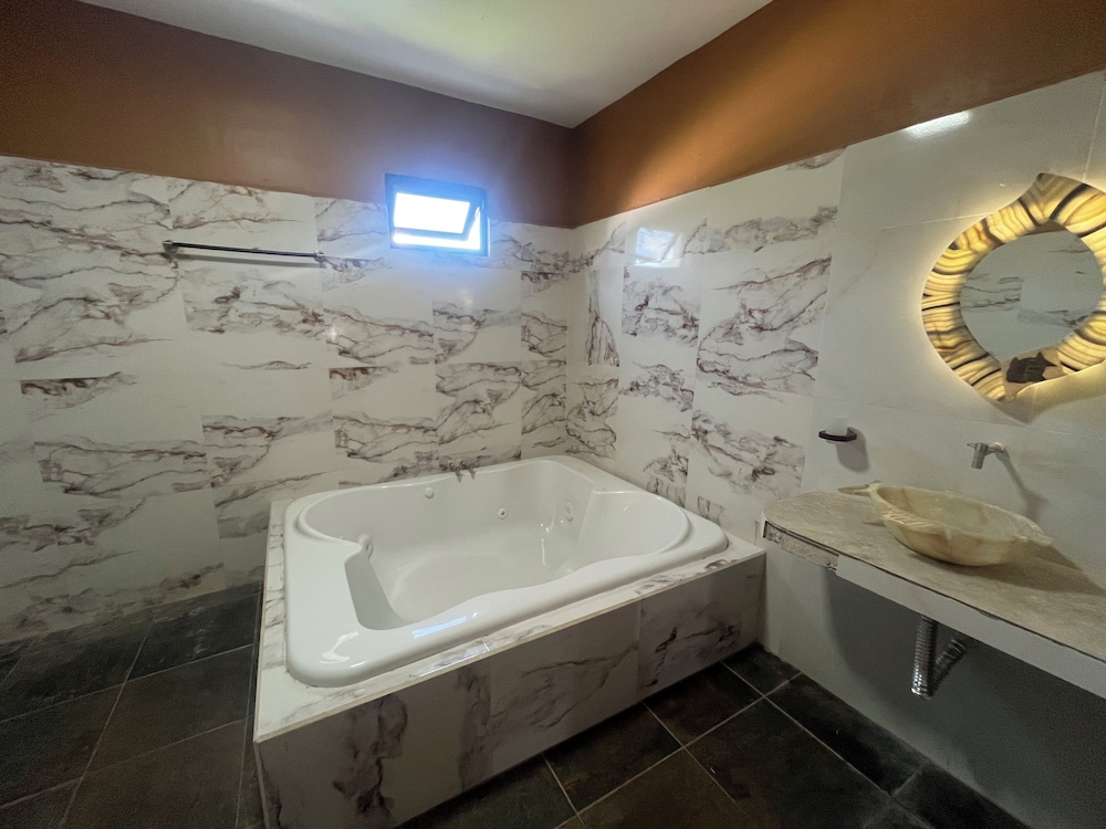 Deluxe Suite, Balcony, Garden View