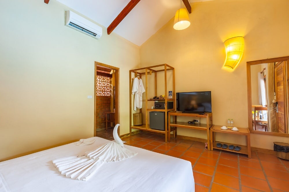 Superior Triple Room, 1 Bedroom, Resort View, Garden Area photo 3