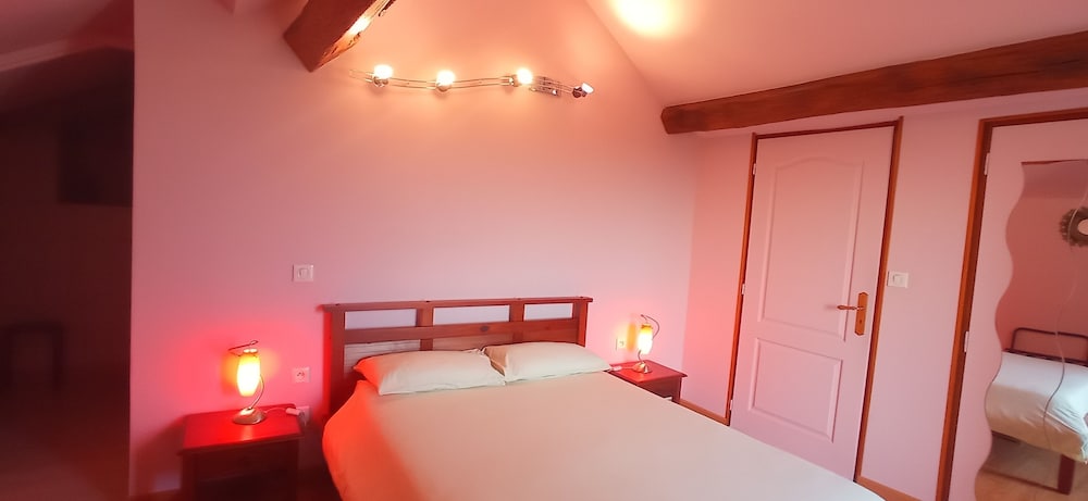 Standard Double Room, Non Smoking, Hill View photo 1