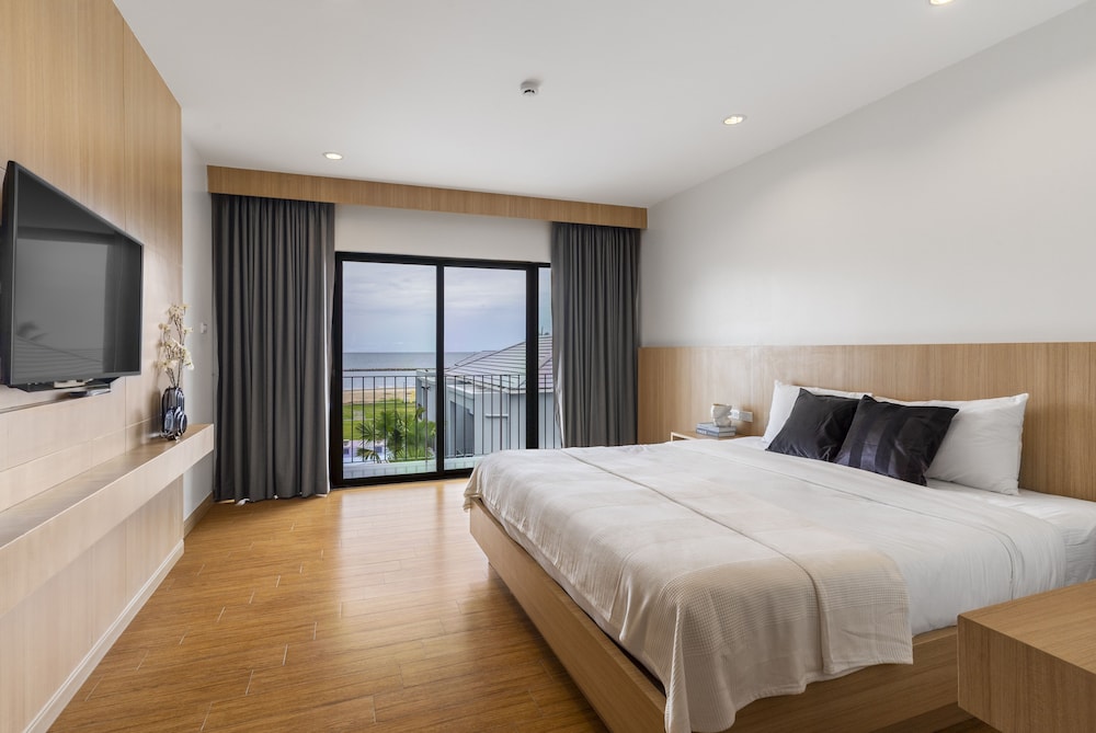 Deluxe Studio, Multiple Beds, Tower photo 3