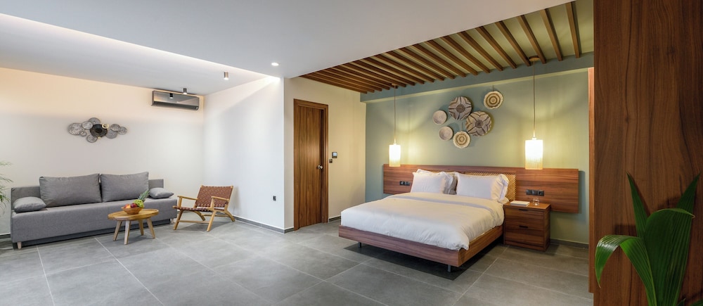 Junior Suite with Pool View
