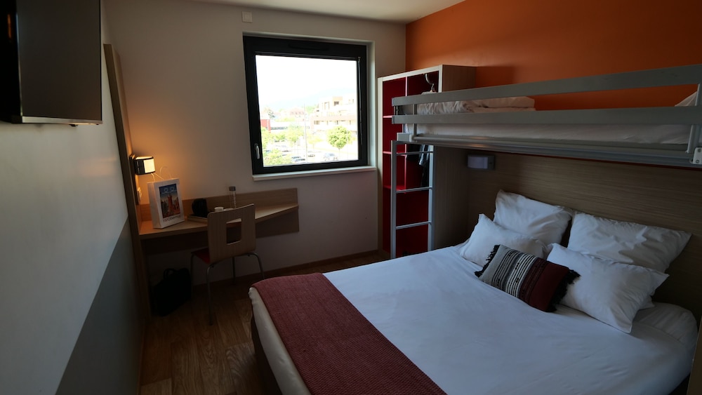 Classic Triple Room photo 2