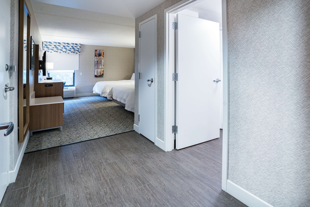 Room, 2 Queen Beds, Accessible, Bathtub (Hearing & Mobility)