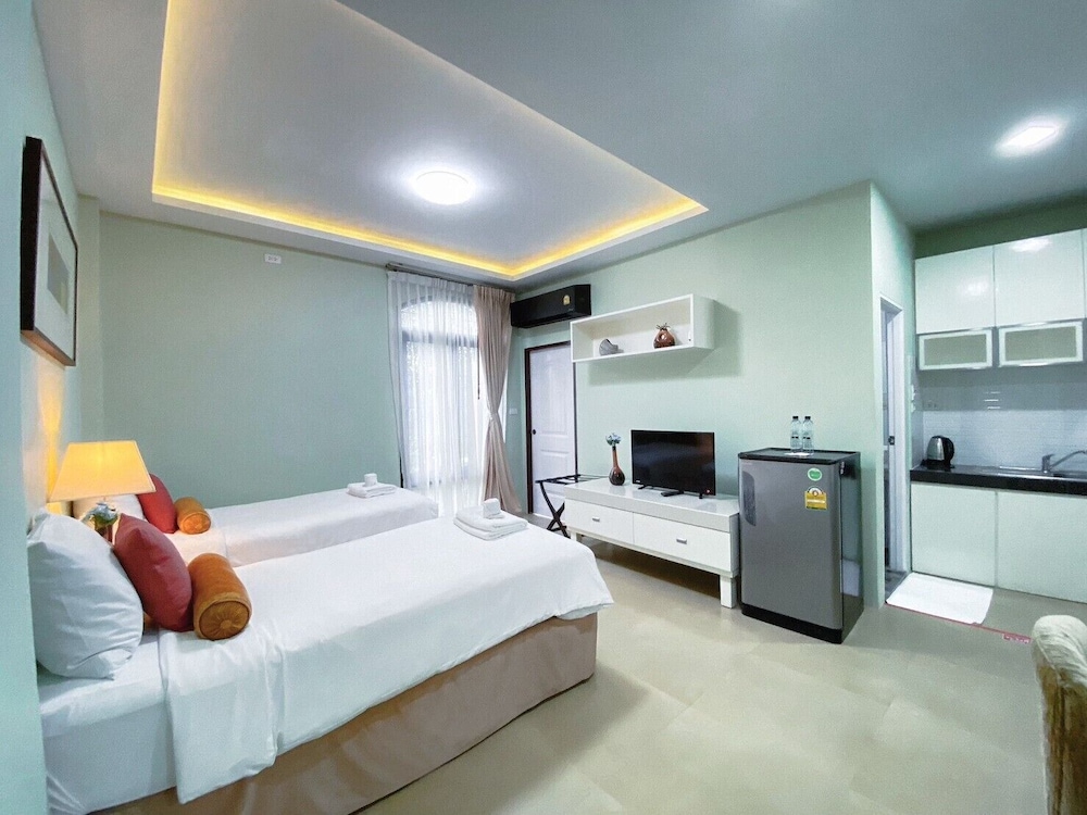 Deluxe Twin Room - Photo 6