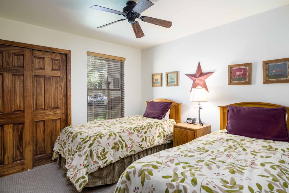 Condo, 2 Bedrooms photo 3