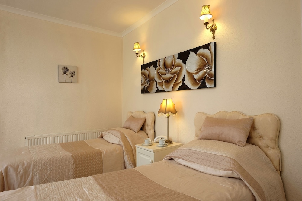Classic Twin Room