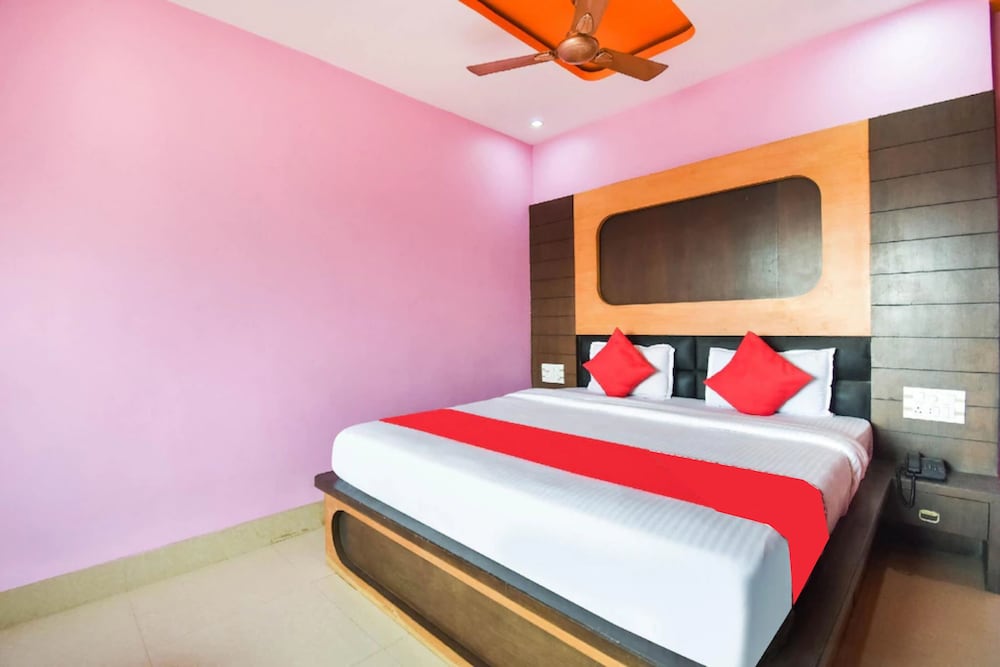 Deluxe Double Room - Photo 11