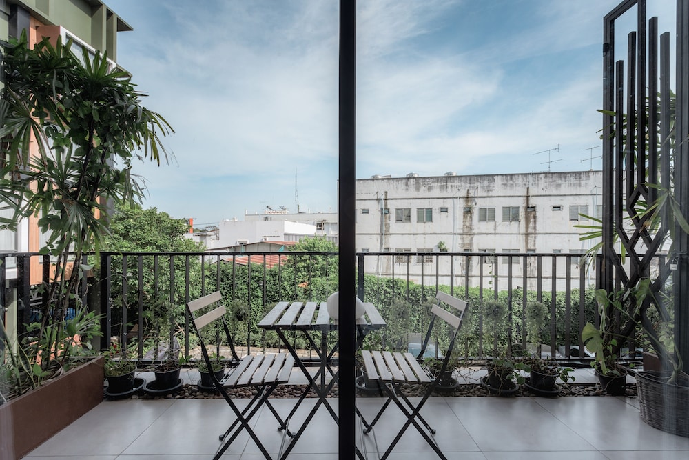 Double Room, 1 King Bed, Balcony - Photo 13