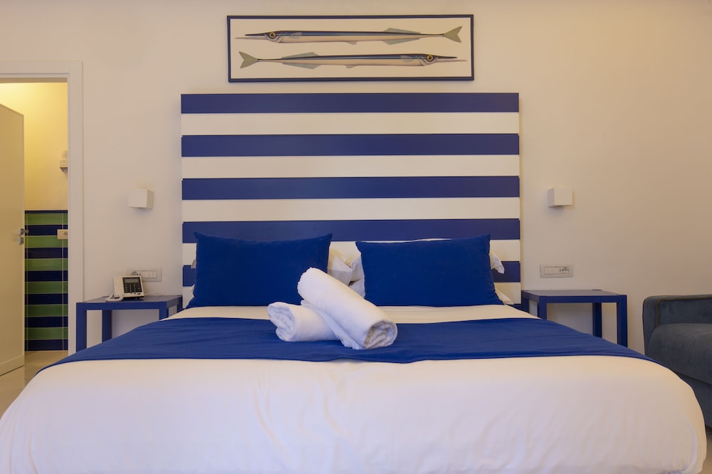 Superior Double Room, Balcony, Sea View - Photo 2