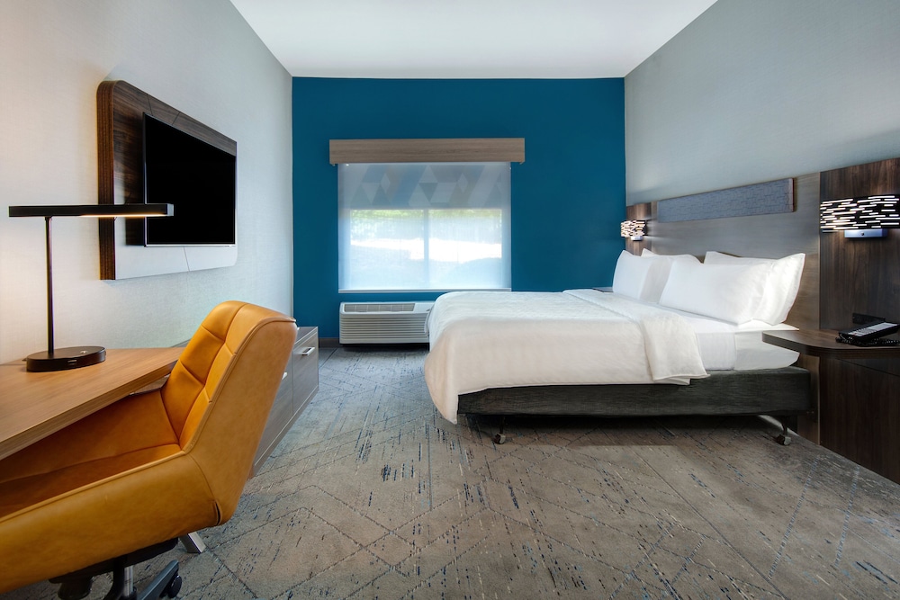 Suite, 1 King Bed with Sofa bed (Extra Space) - Photo 1