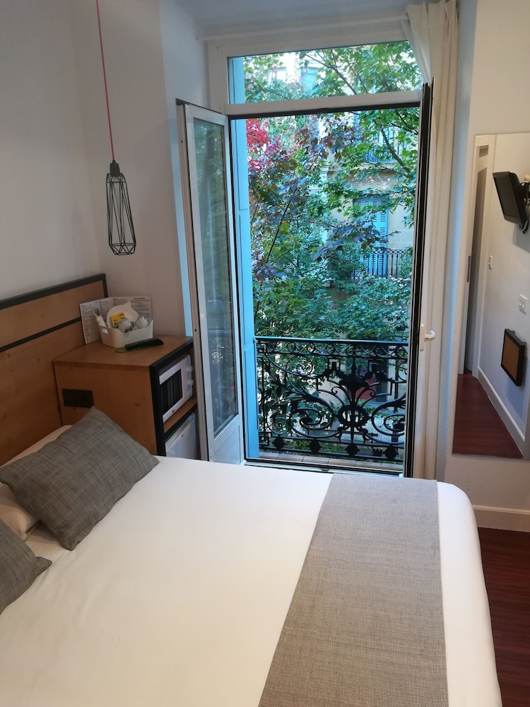 Economy Double Room, Balcony, City View