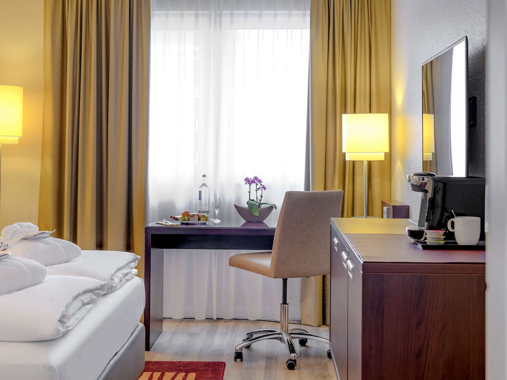 Privilege, Room, 1 Queen Bed - Photo 2