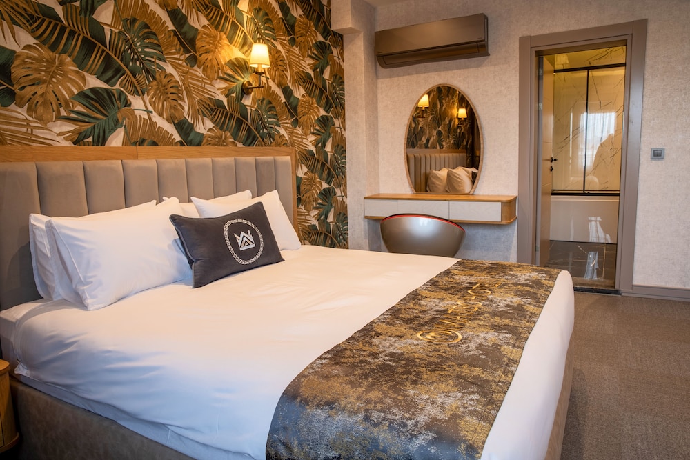 Grand Room photo 2