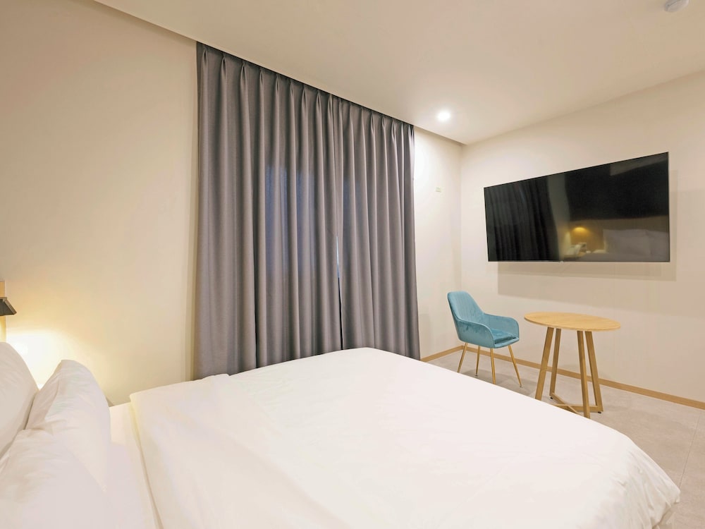 Standard Double Room - Photo 4