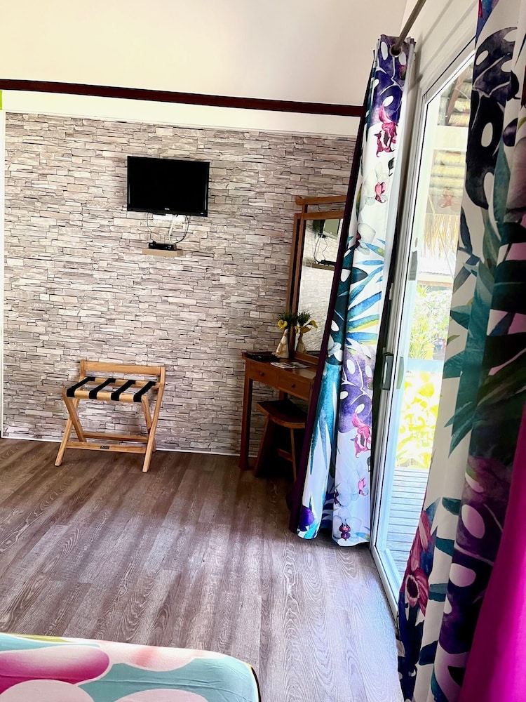 Bungalow, Partial Sea View, Garden Area photo 2