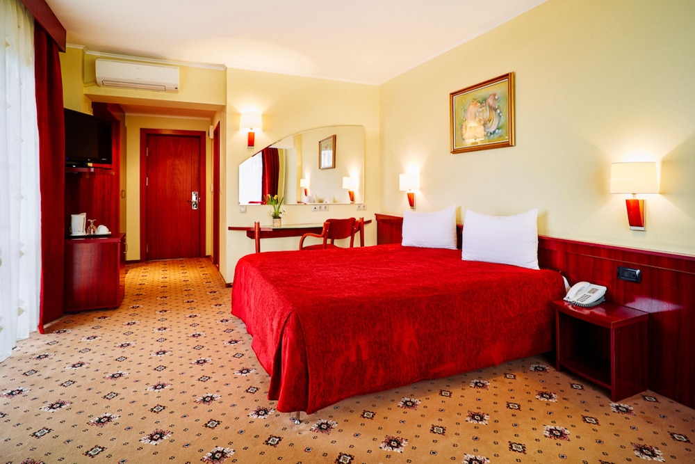 Economy Double or Twin Room, Non Smoking photo 3