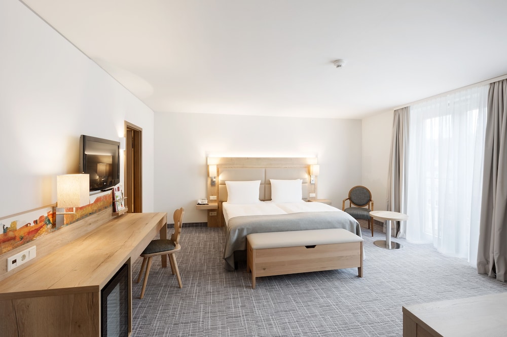 Premium Room, 1 King Bed (Central Building)