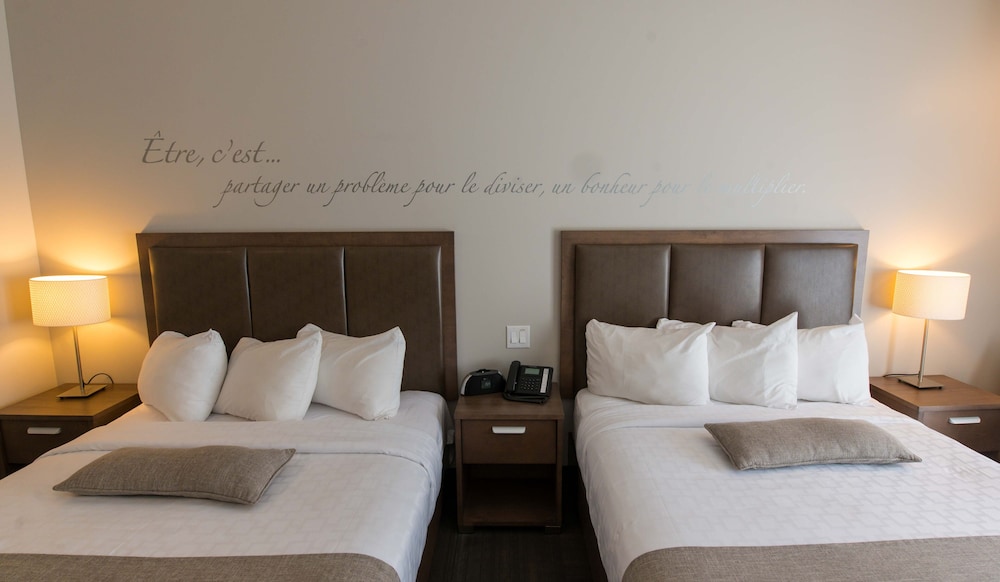HOTEL | Superior 2 Queen Beds River View - Photo 1