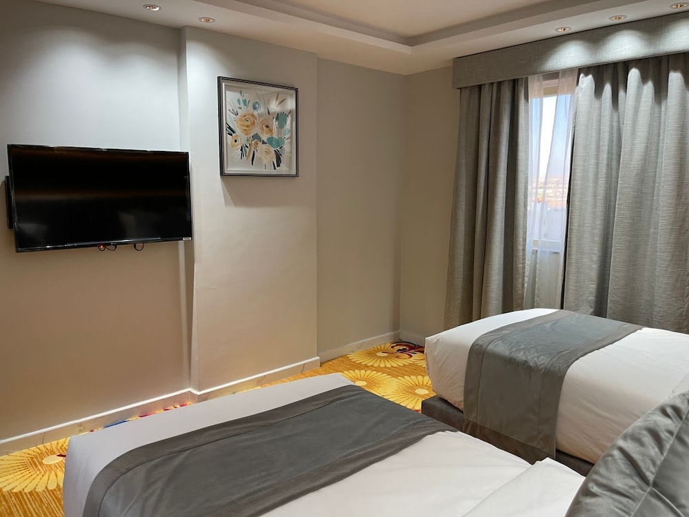 Deluxe Twin Room - Photo 2