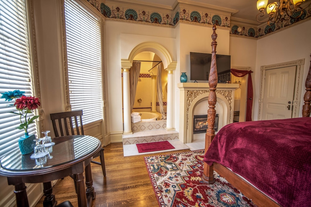 Suite (The Anniversary Inn)