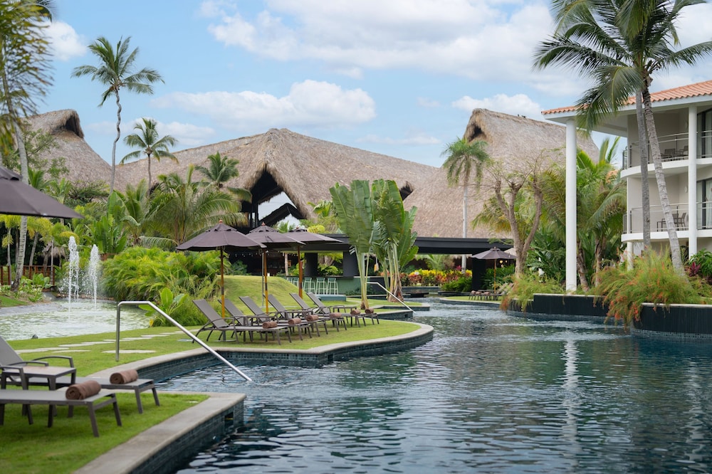 Junior Suite, 2 Double Beds, Pool View - Photo 5