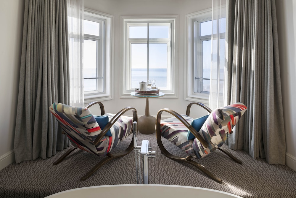 Suite, Sea View, Corner - Photo 5