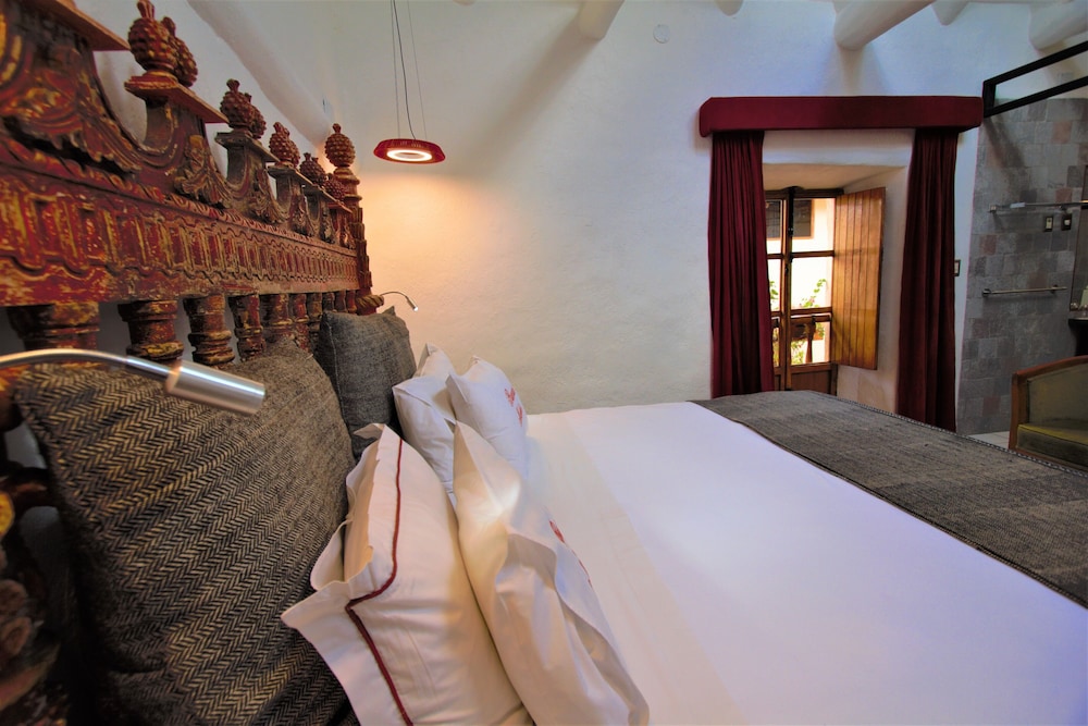 Design Room, 1 King Bed, City View photo 2