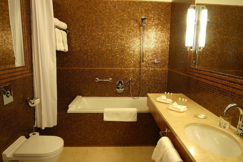 Old Town Square Suite