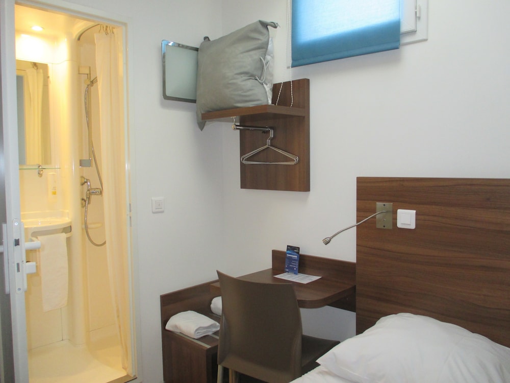 Economy Twin Room photo 1
