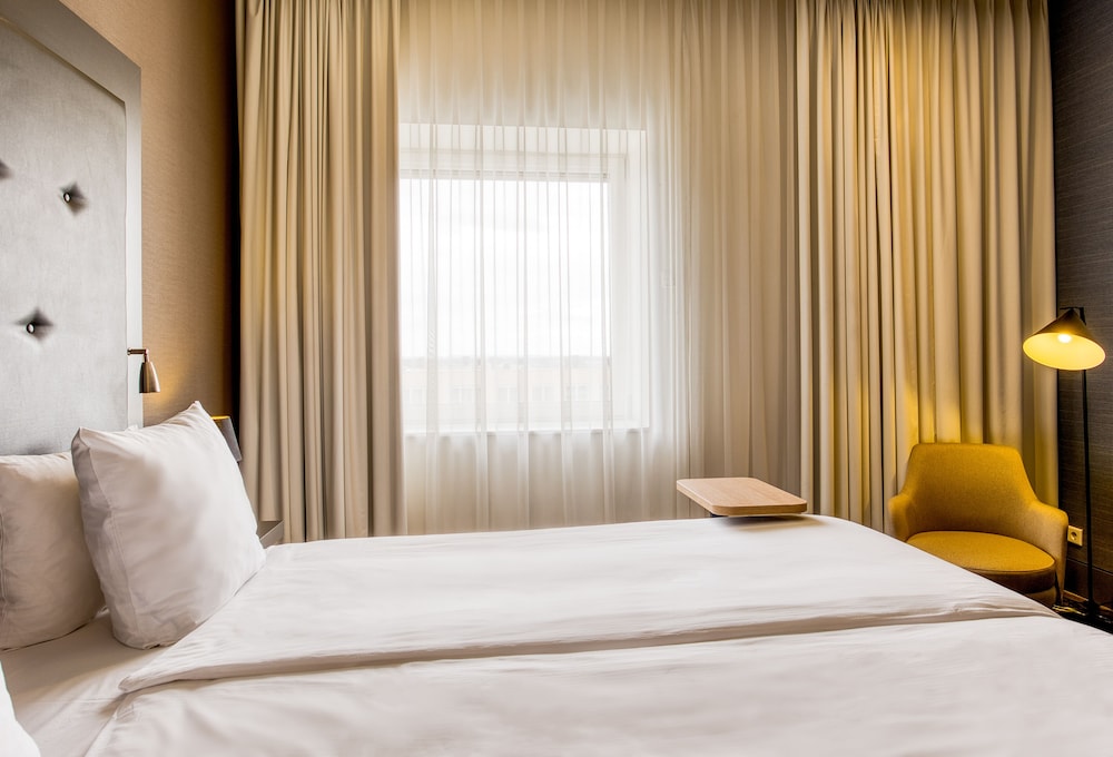 Superior Room, 1 King Bed photo 2