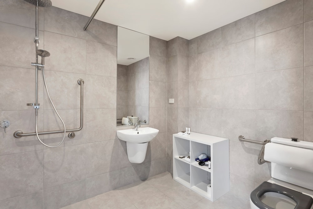 One Bedroom Easy Accessible Executive photo 2