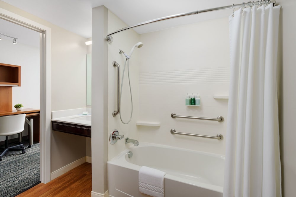 Suite, 1 Bedroom - Photo 2
